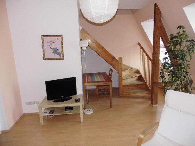 Apartment Sehr-schoene-4-raum-maisonette-fewo-mit-110qm-balkon-zentral-preiswert-t7 Dresden
