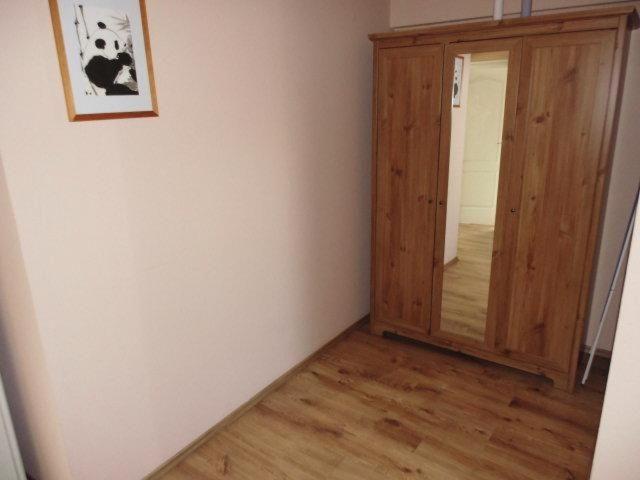 Sehr-schoene-4-raum-maisonette-fewo-mit-110qm-balkon-zentral-preiswert-t7 Apartment