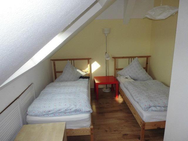 Apartment Sehr-schoene-4-raum-maisonette-fewo-mit-110qm-balkon-zentral-preiswert-t7