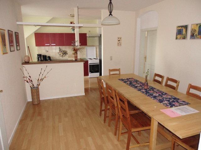 Apartment Sehr-schoene-4-raum-maisonette-fewo-mit-110qm-balkon-zentral-preiswert-t7 *